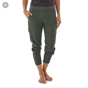 Patagonia light & lined hiking pants + base layer